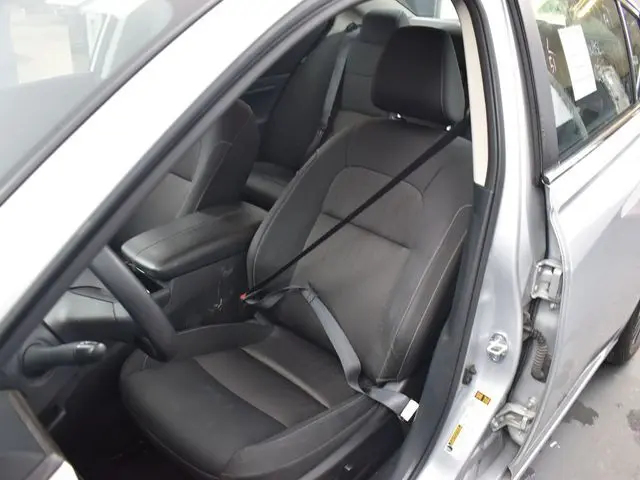 2024 Nissan Altima 2.5 SV photo 13