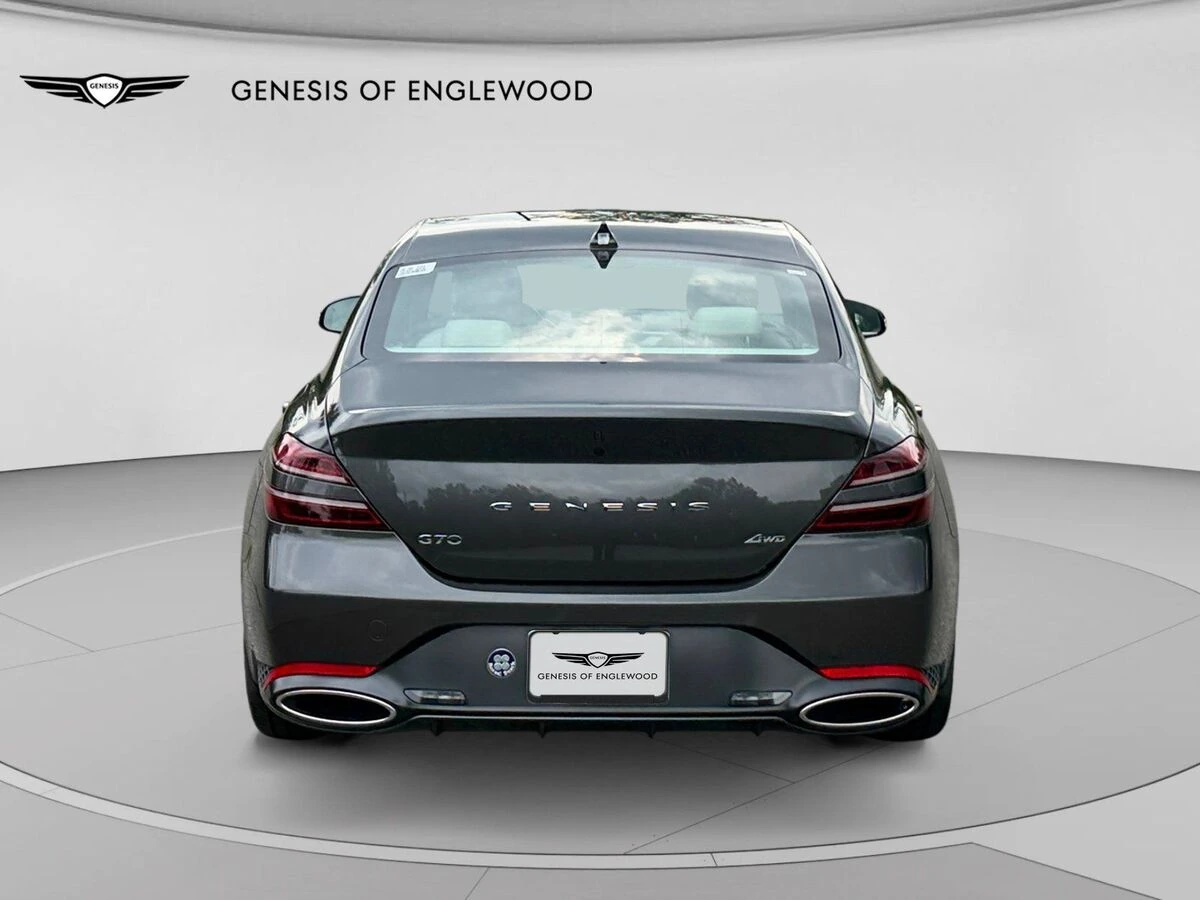 2026 GENESIS G70 Standard - Photo 10