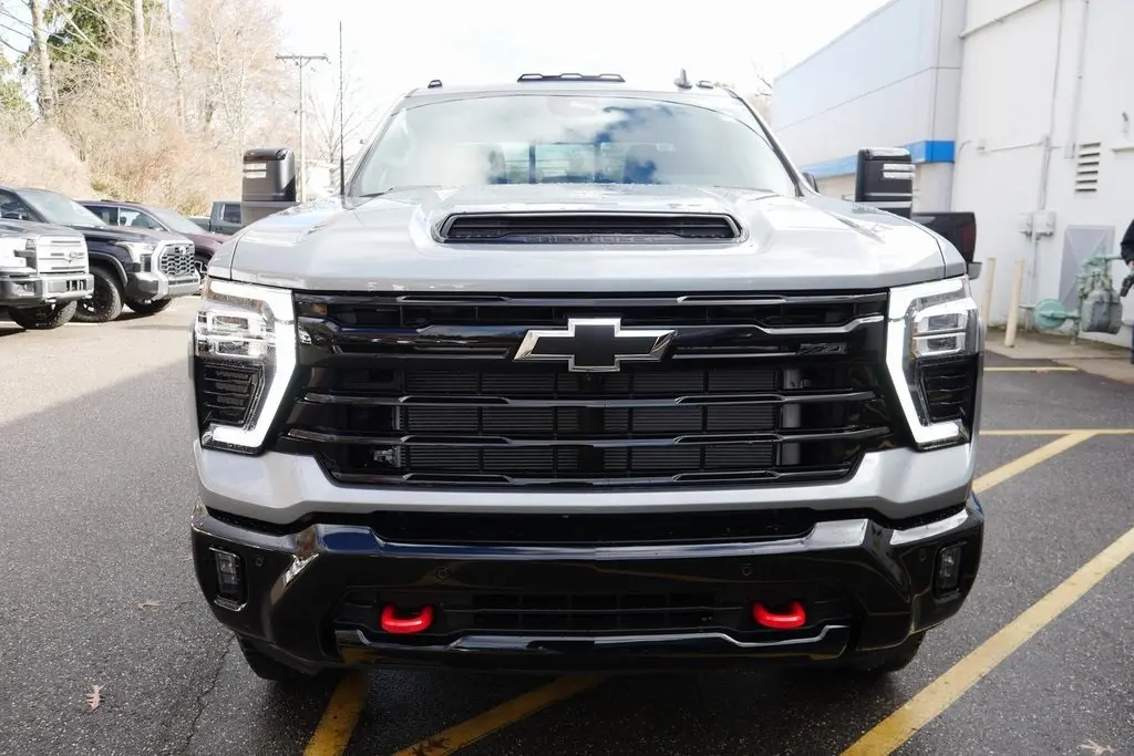 2026 Chevrolet Silverado 2500HD LT photo 3