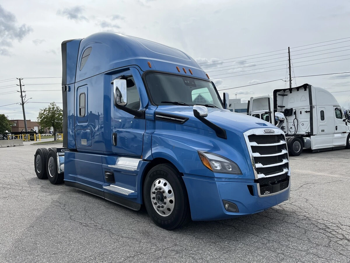 2026 Freightliner Cascadia — photo 3