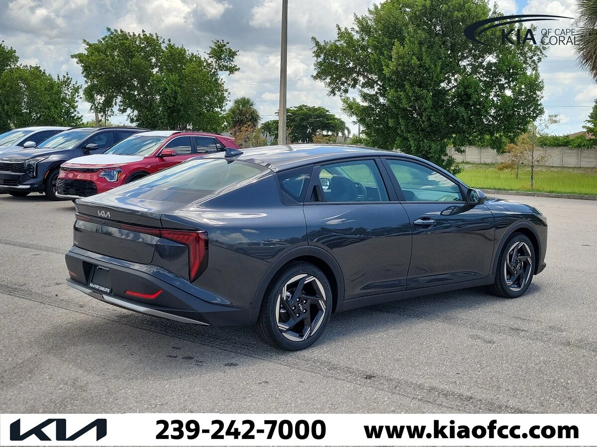 2025 Kia K4 EX - Photo 6