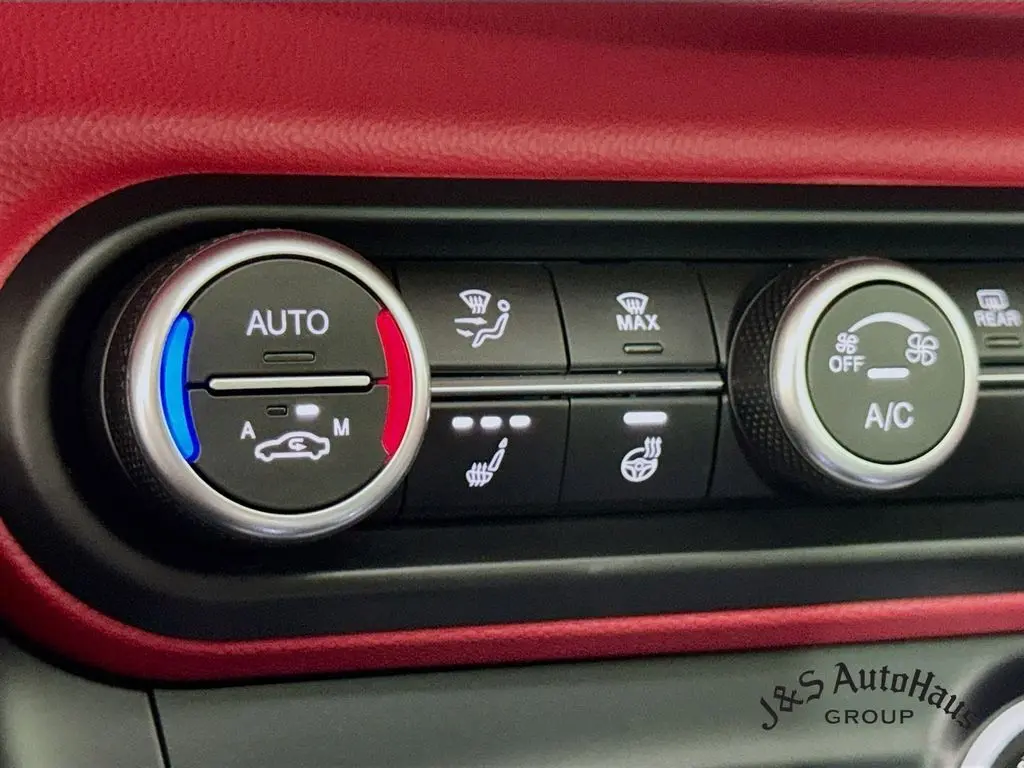 2021 Alfa Romeo Stelvio Quadrifoglio photo 24