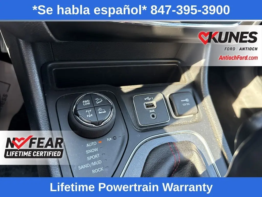 2020 Jeep Cherokee Trailhawk photo 32