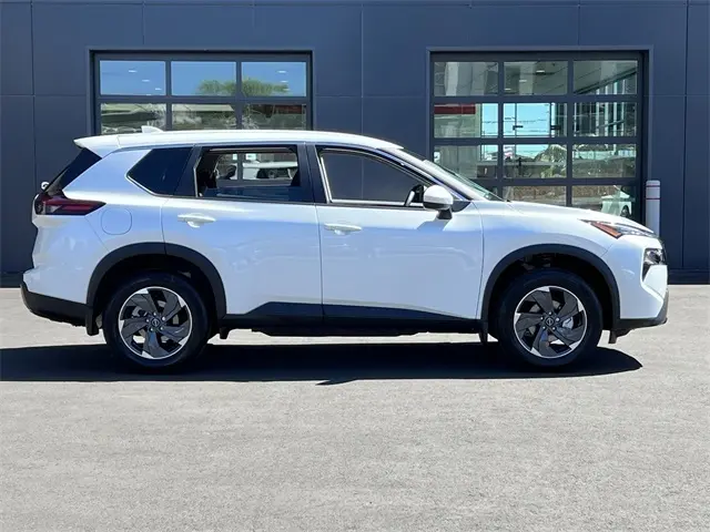 2026 Nissan Rogue SV photo 7