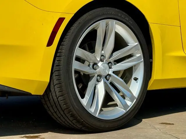 2017 Chevrolet Camaro 2LT RS photo 10