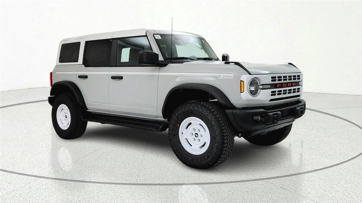 2026 Ford Bronco Heritage Edition 4x4's photo