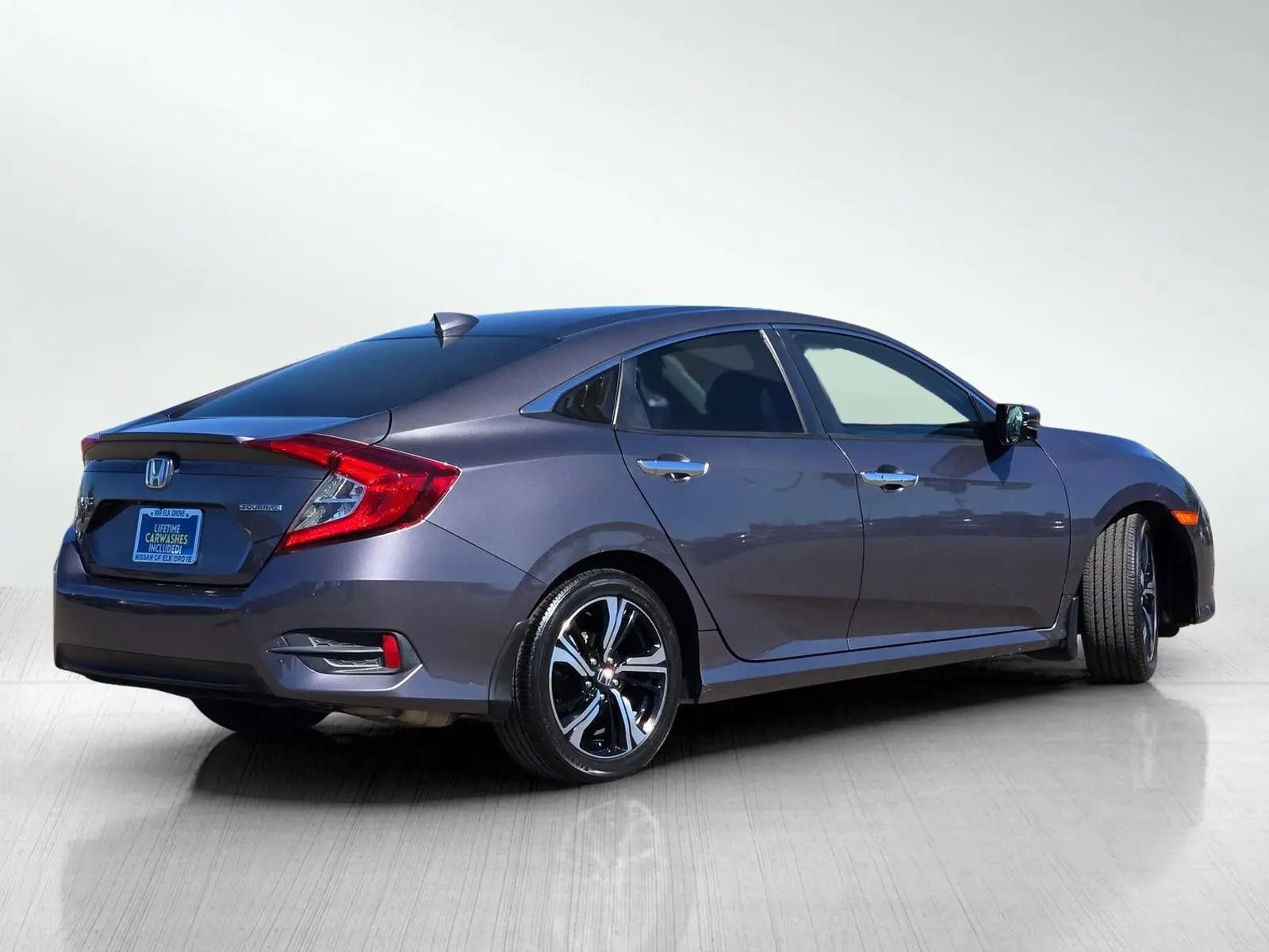 2017 Honda Civic Touring photo 4