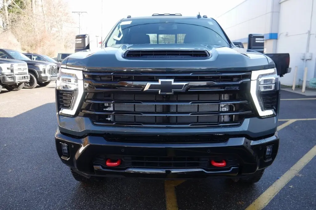 2026 Chevrolet Silverado 2500HD LT photo 2