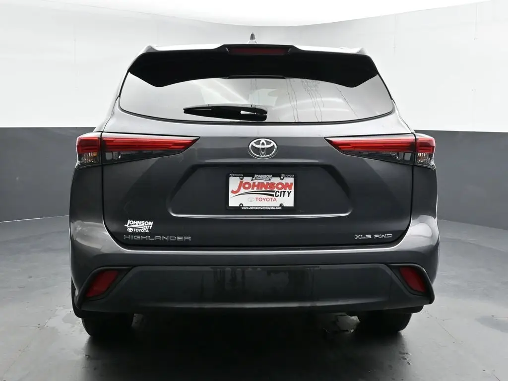 2022 Toyota Highlander XLE photo 4