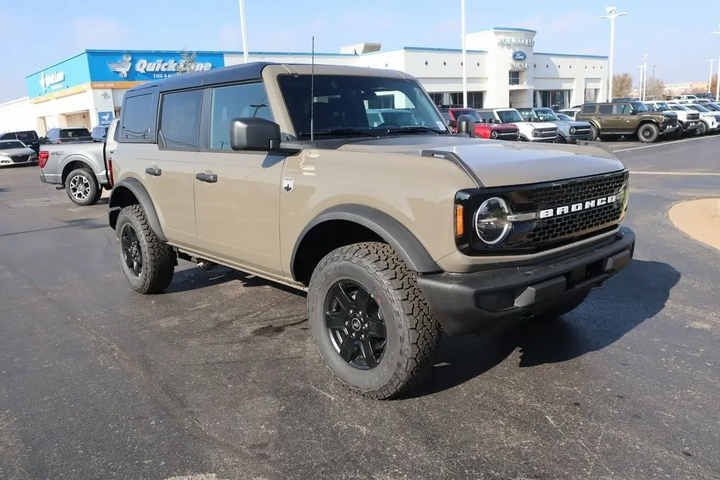 2025 Ford Bronco 4-Door Big Bend's photo