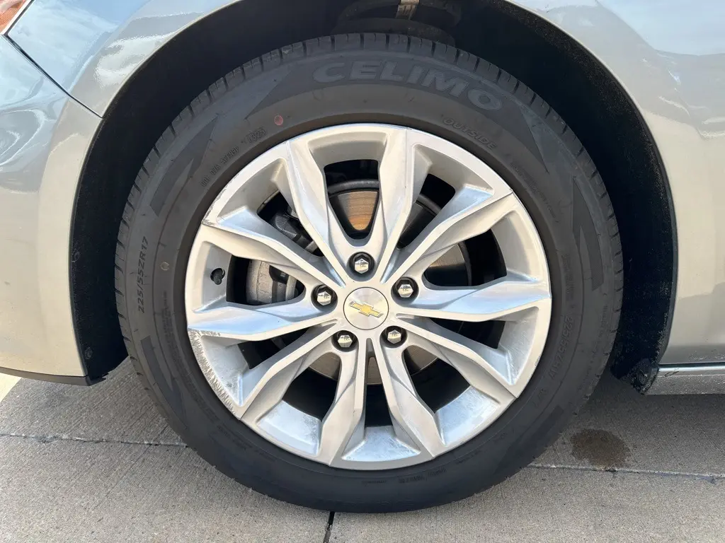 2024 Chevrolet Malibu 1LT photo 10