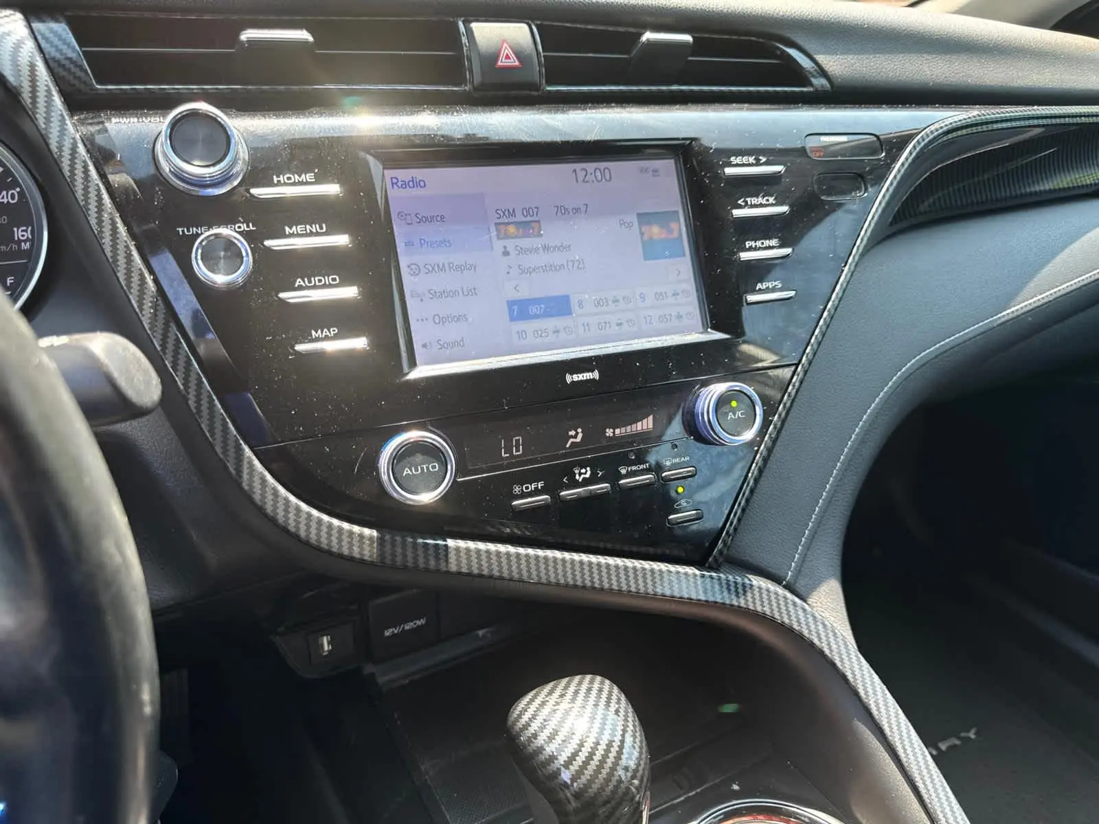 2020 Toyota Camry SE photo 23