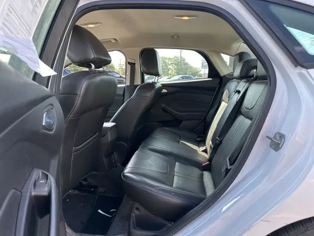 2014 Ford Focus SE photo 14