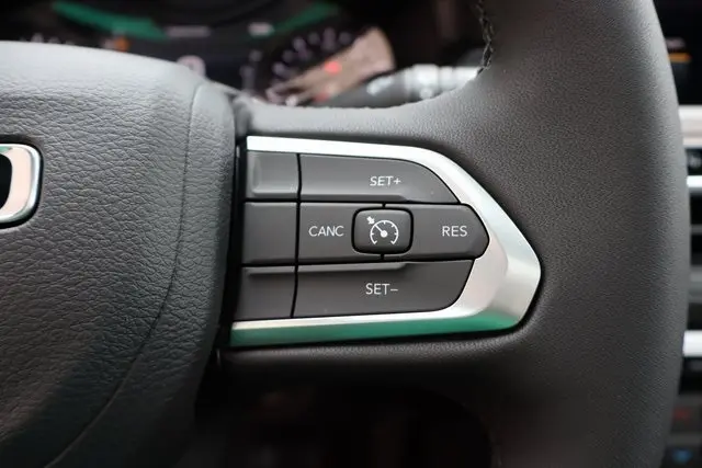 2025 Jeep Compass Latitude photo 11