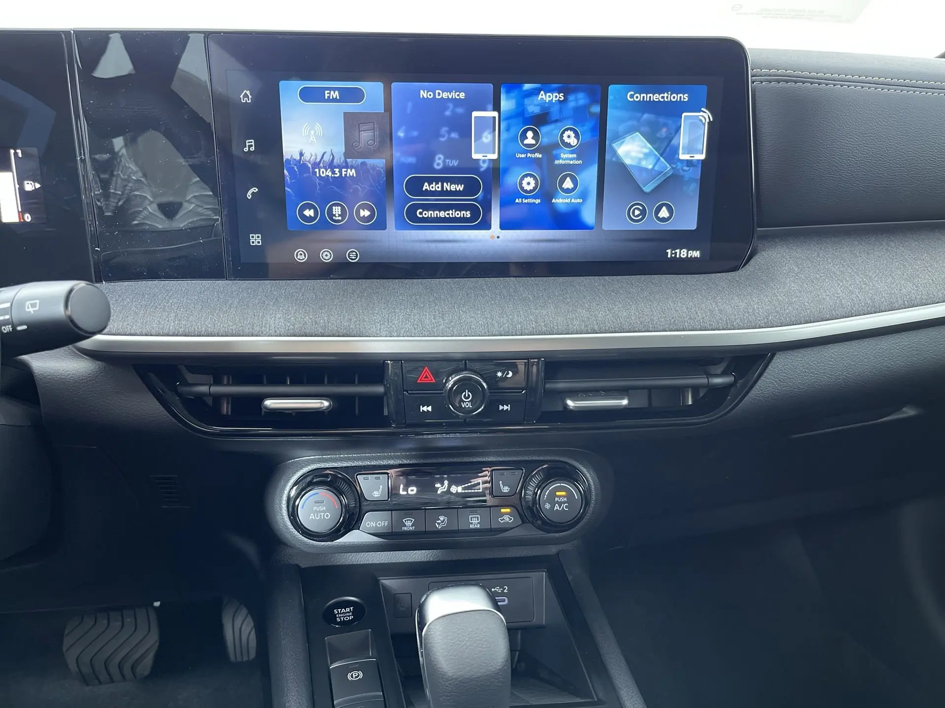 2026 Nissan Kicks SV photo 9
