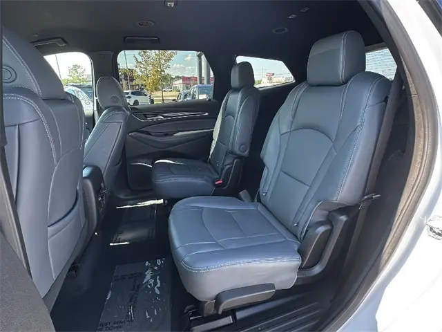 2024 Buick Enclave Premium photo 13