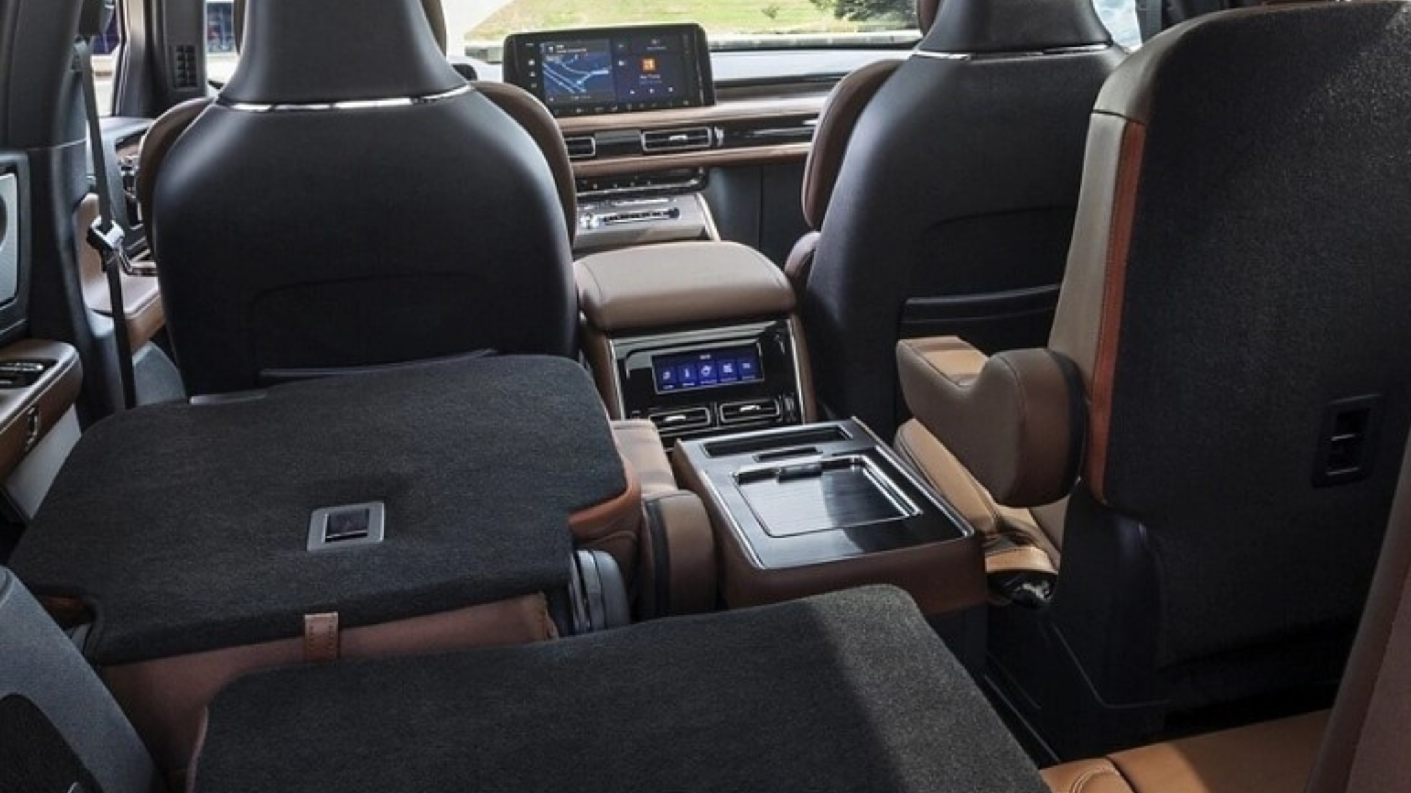 Lincoln Aviator Cargo Space 