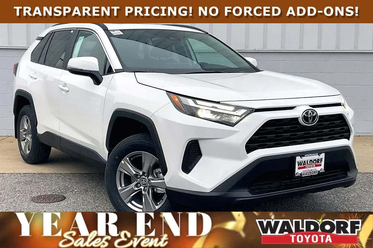 2025 Toyota RAV4 XLE's photo