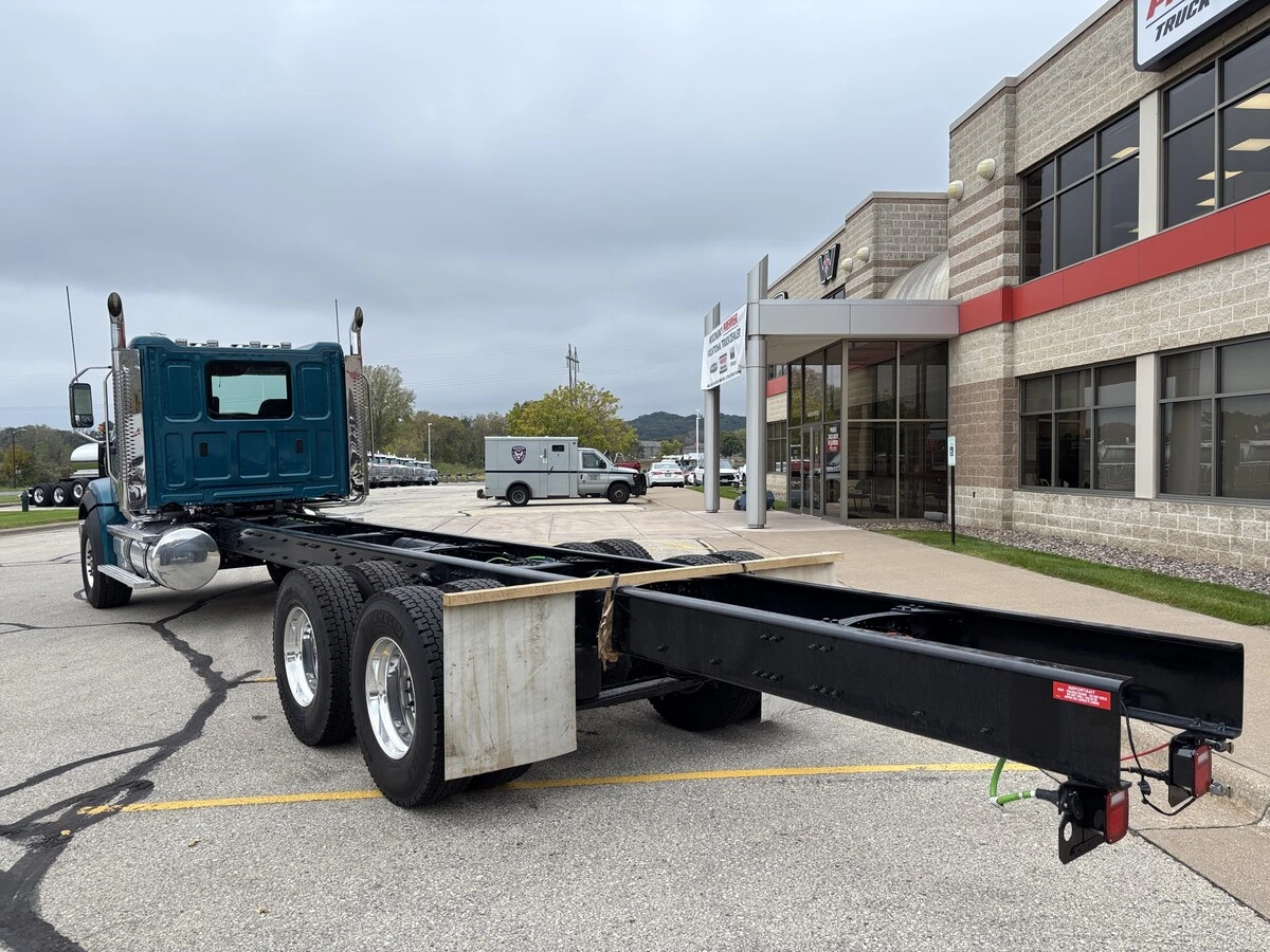 2027 Western Star 49X — photo 7