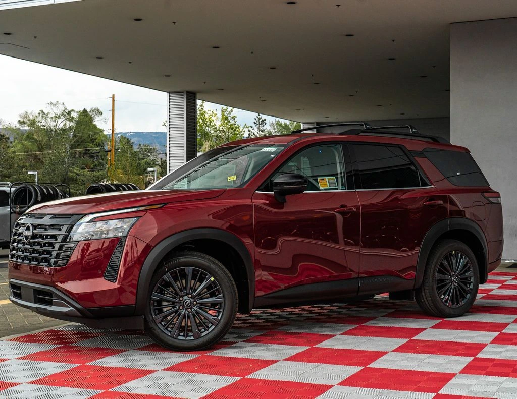 2026 Nissan Pathfinder SL 4WD's photo