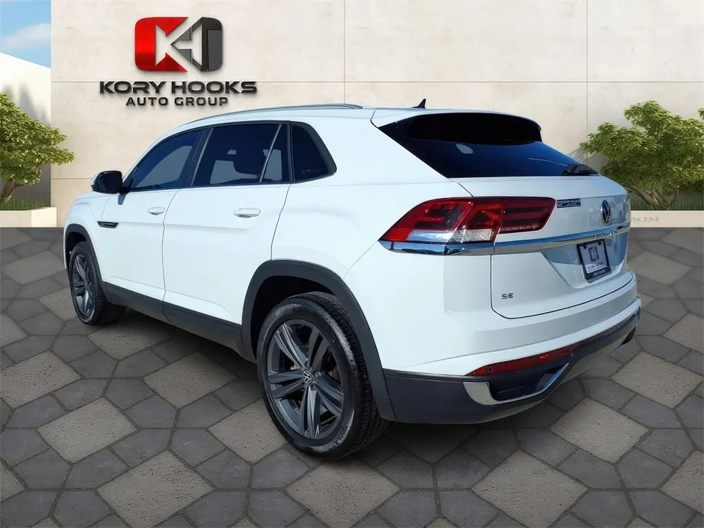 2022 Volkswagen Atlas Cross Sport SE Technology photo 2
