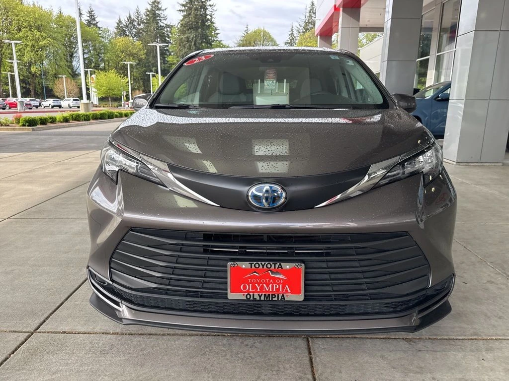 2023 Toyota Sienna LE - Photo 12