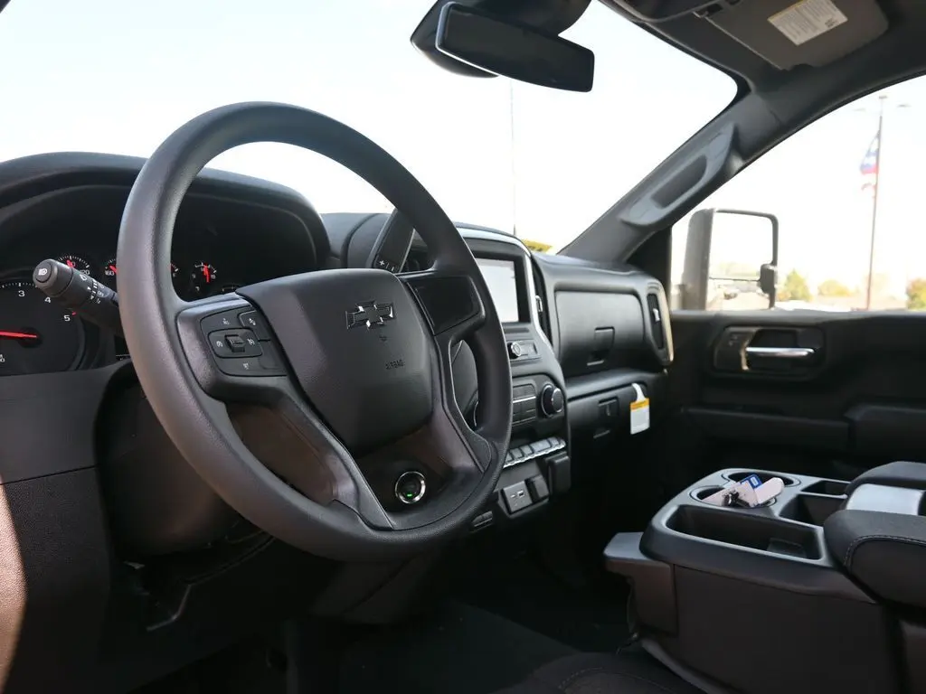 2026 Chevrolet Silverado 2500HD Custom photo 14