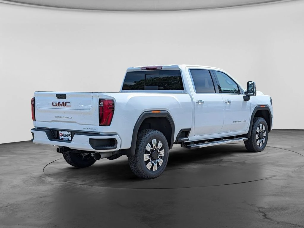 2026 GMC Sierra 3500HD Denali - Photo 11