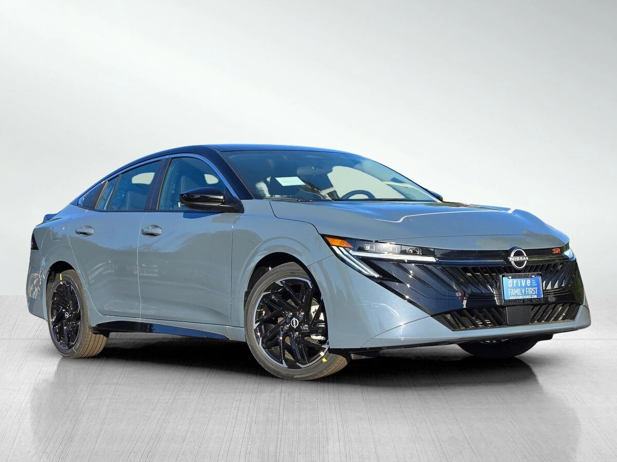 2026 Nissan Sentra SR CVT's photo