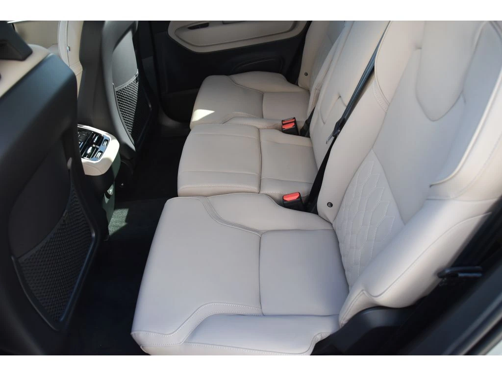 2026 Volvo XC90 Plus - Photo 14