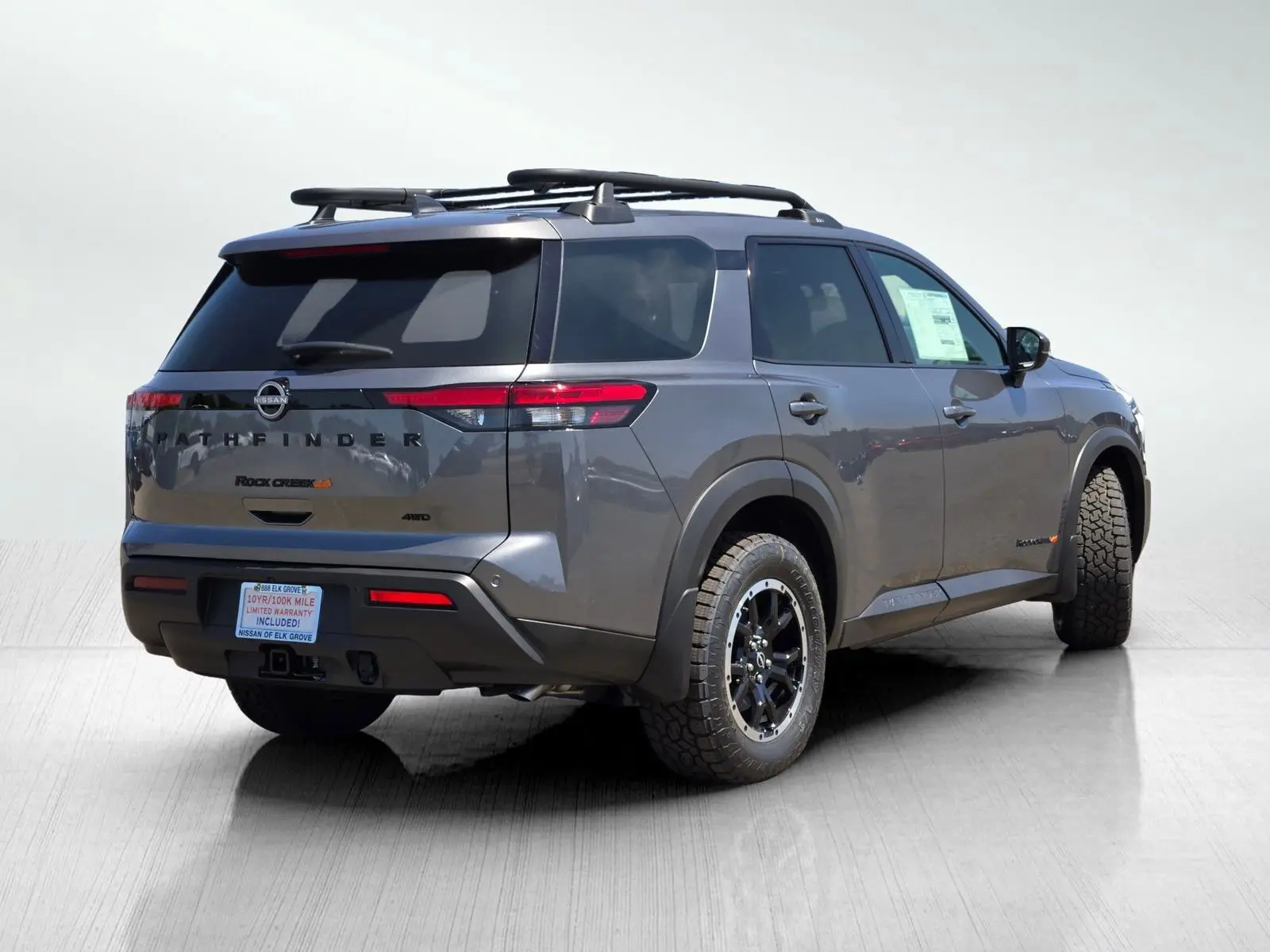 2025 Nissan Pathfinder Rock Creek photo 2