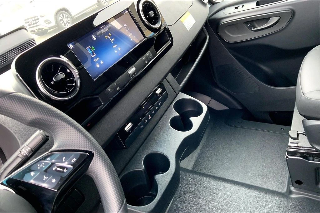 2026 Mercedes-Benz Sprinter Crew Van Base - Photo 7