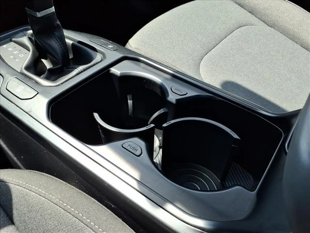 2025 Kia K4 LXS - Photo 17