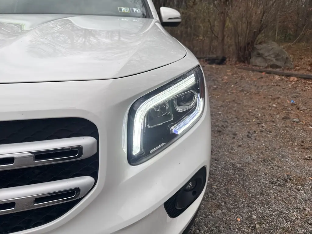 2023 Mercedes Benz GLB 250 4MATIC photo 3