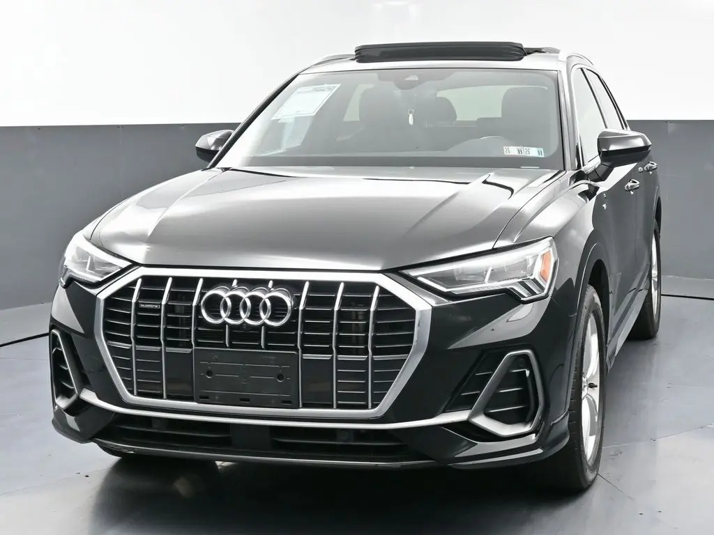 2022 Audi Q3 Premium Plus S line photo 2
