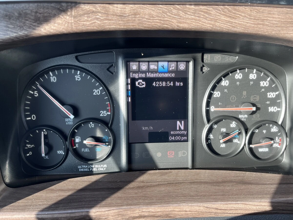 2025 Western Star — photo 34