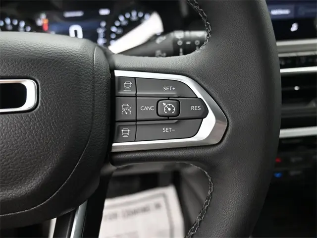 2026 Jeep Compass Latitude photo 16