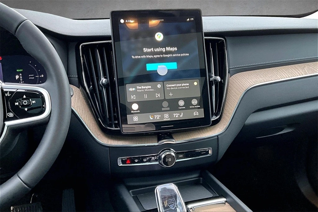 2026 Volvo - image 6