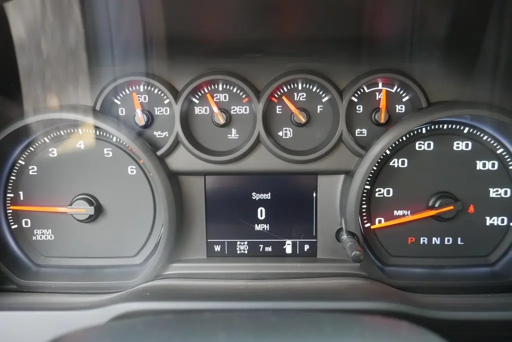 2026 Chevrolet Silverado 2500HD Custom photo 12