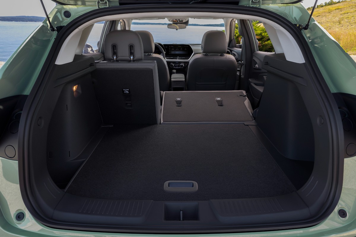 2024 Chevrolet Trax ACTIV Interior Rear Cargo Area Seats Split-Folded