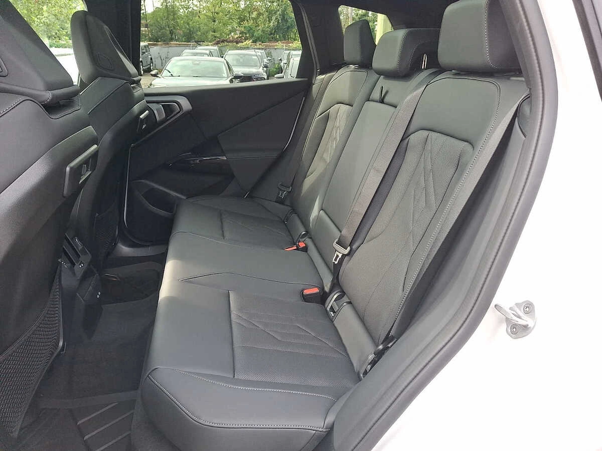 2026 BMW X3 30 - Photo 8