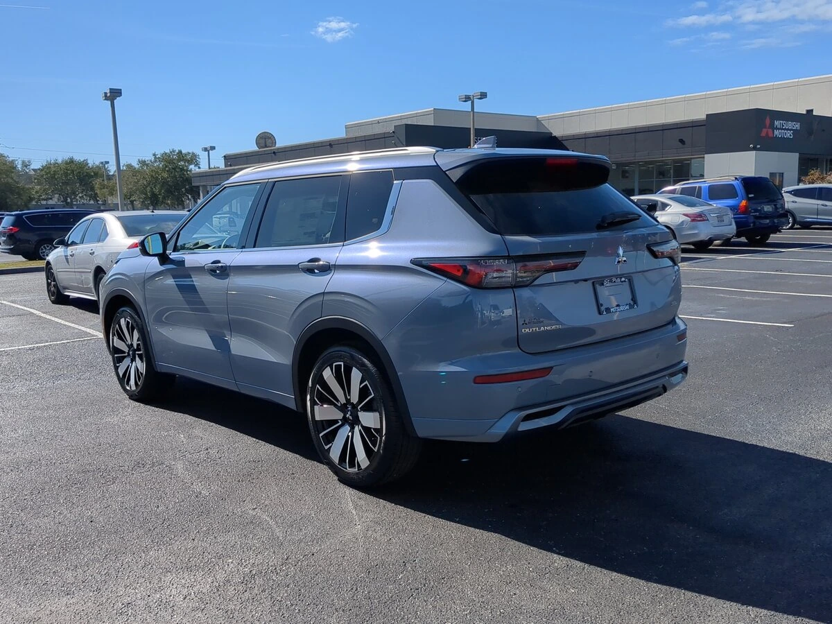2026 Mitsubishi Outlander SEL - Photo 8