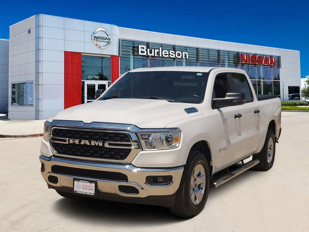 2023 RAM 1500 Big Horn/Lone Star 4x4 Crew Cab 5'7's photo