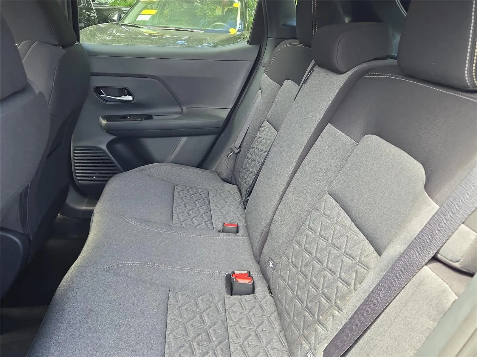 2025 Nissan Kicks SV photo 4
