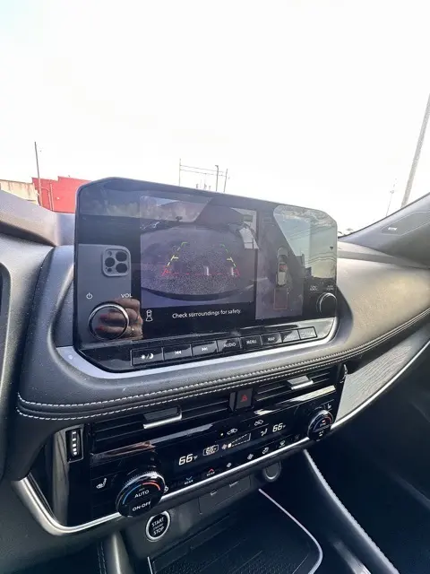 2023 Nissan Rogue Platinum photo 14