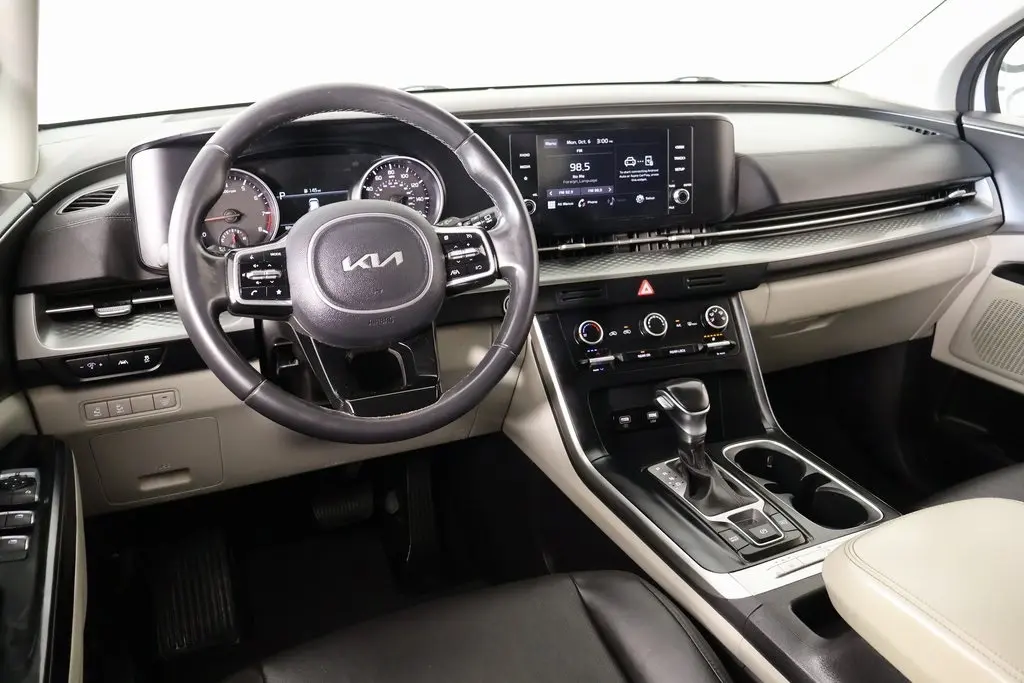 2022 Kia Carnival LXS photo 2
