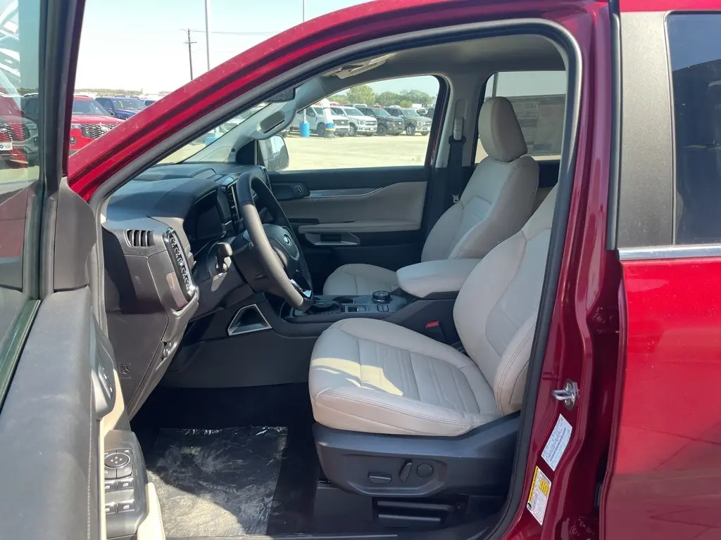 2025 Ford Ranger Lariat photo 13