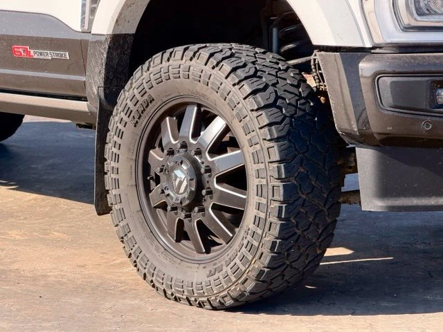2025 Ford — photo 5