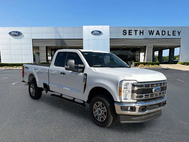 2025 Ford F-350 Super Duty XLT's photo