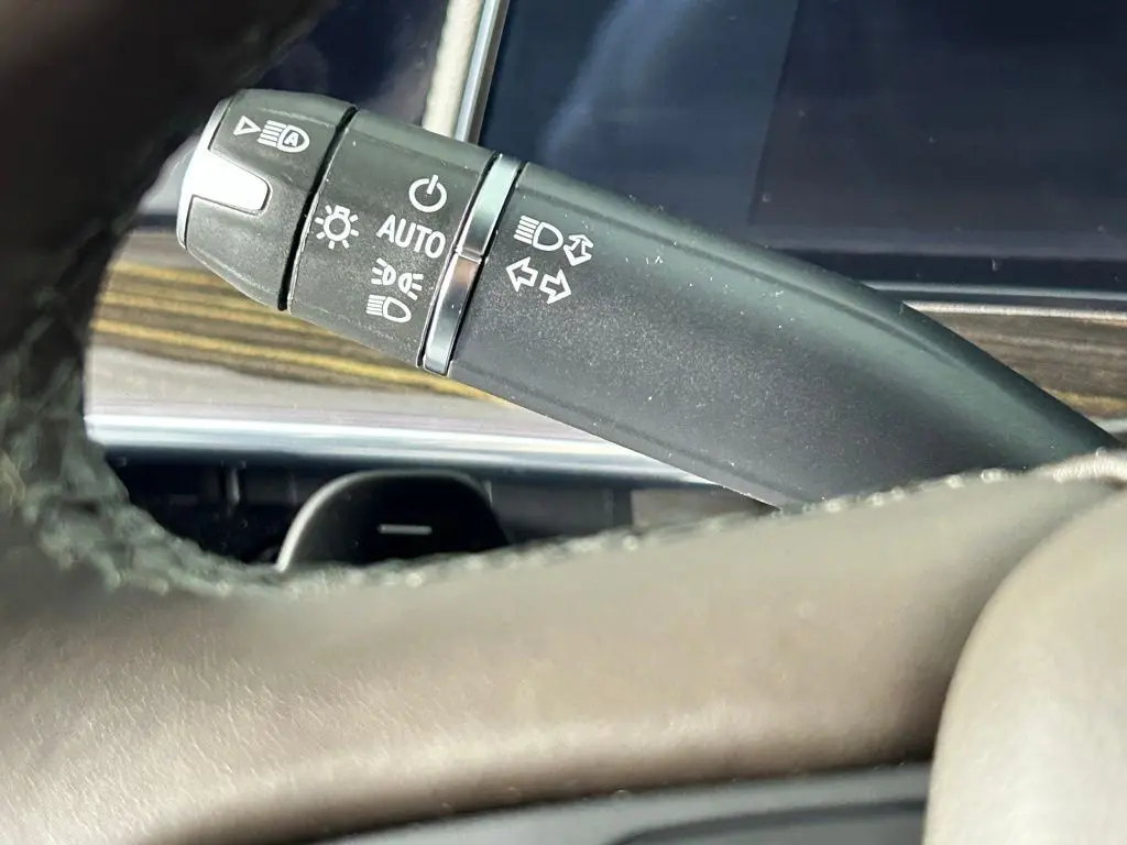 2022 Cadillac Escalade Premium Luxury photo 30
